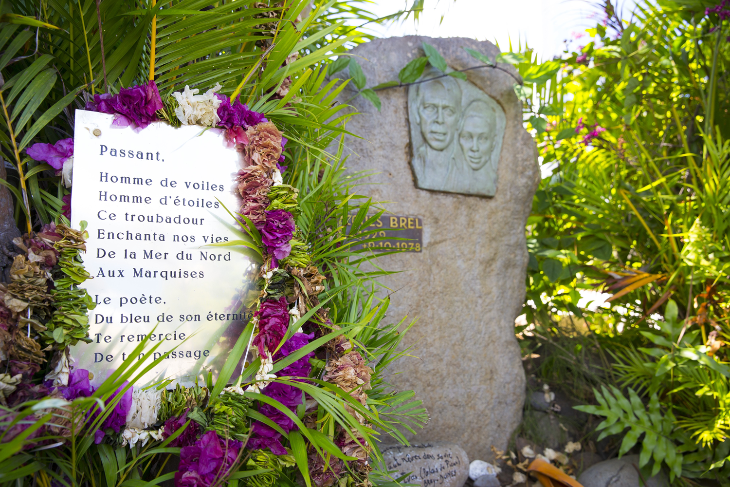 Tombe De Jacques Brel Au Cimetière D Atuona The Explorers