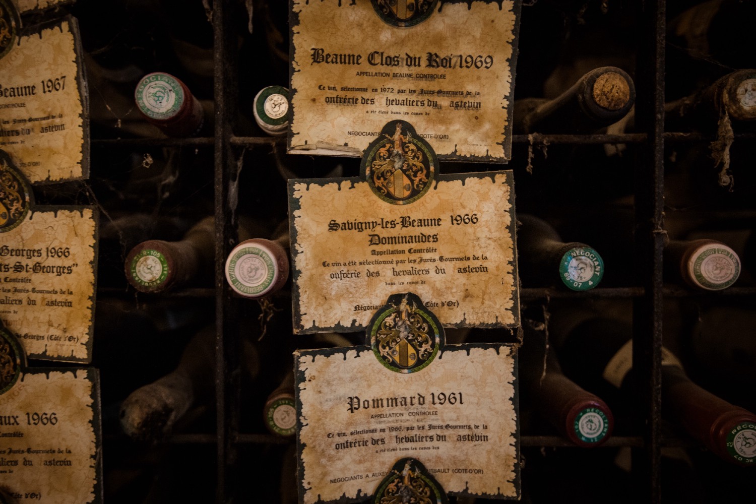 The history of wine bottle labels The Explorers